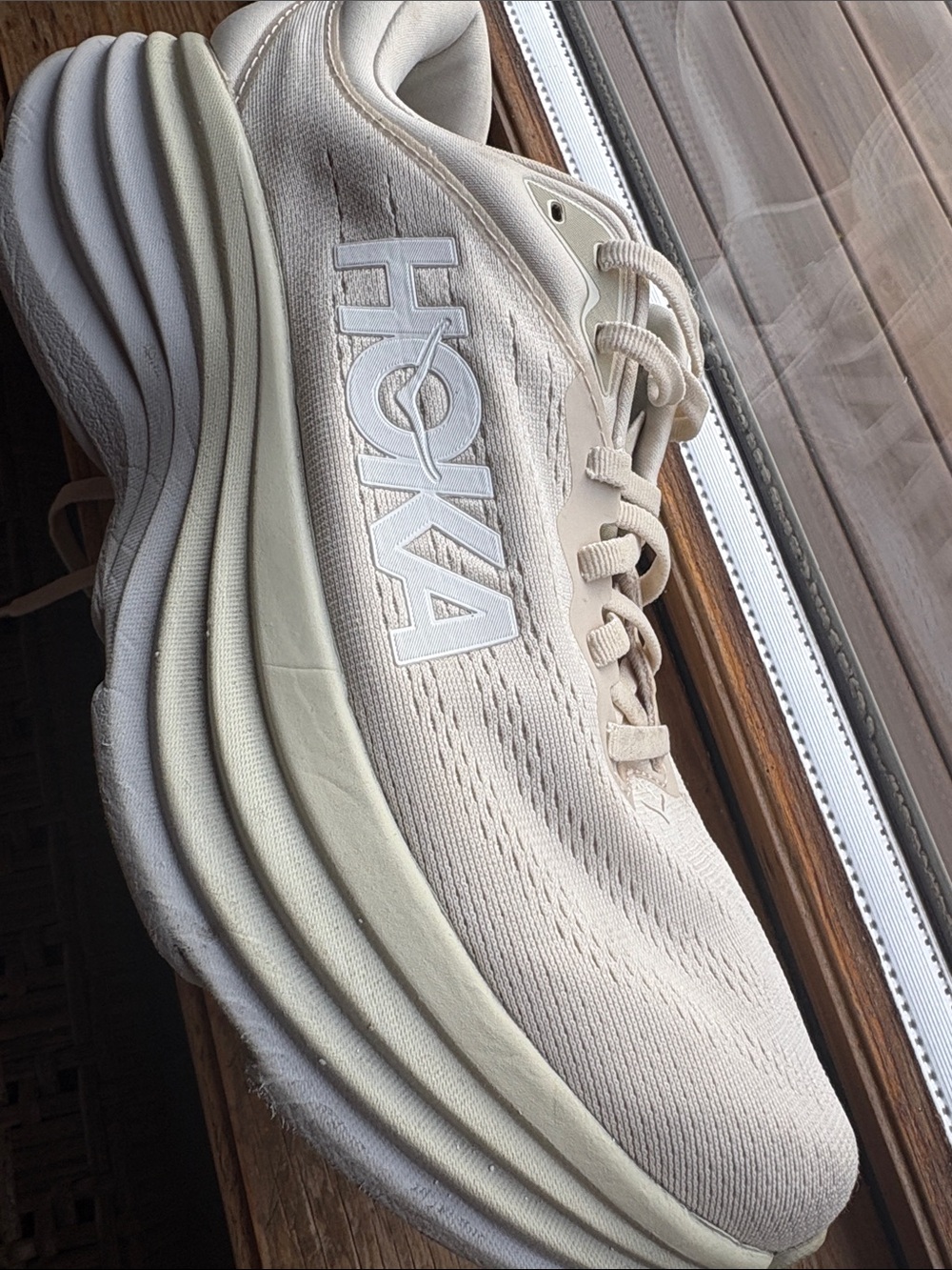 Hoka MEN'S BONDI 8 | OATMILK / BARLEY; Sz: 9 2E; EUC - Picture 4 of 14